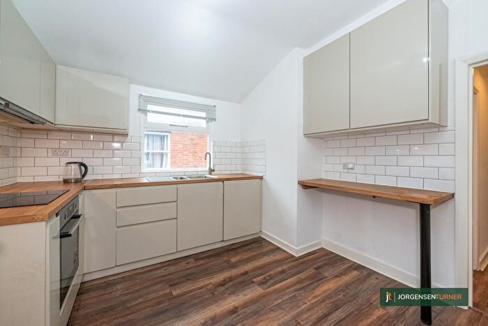 4 Bedroom Maisonette To Rent In Willow Vale, Shepherd's Bush, W12