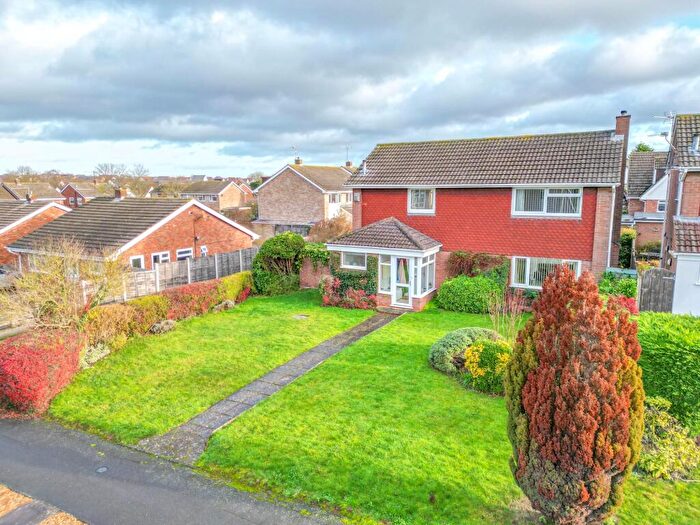 4 Bedroom Detached House For Sale In Kirkstone Walk, Nuneaton, CV11