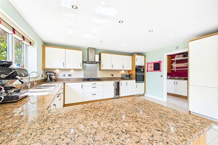 5 Bedroom Detached House To Rent In Elk Path, Three Mile Cross, Reading, Berkshire, RG7