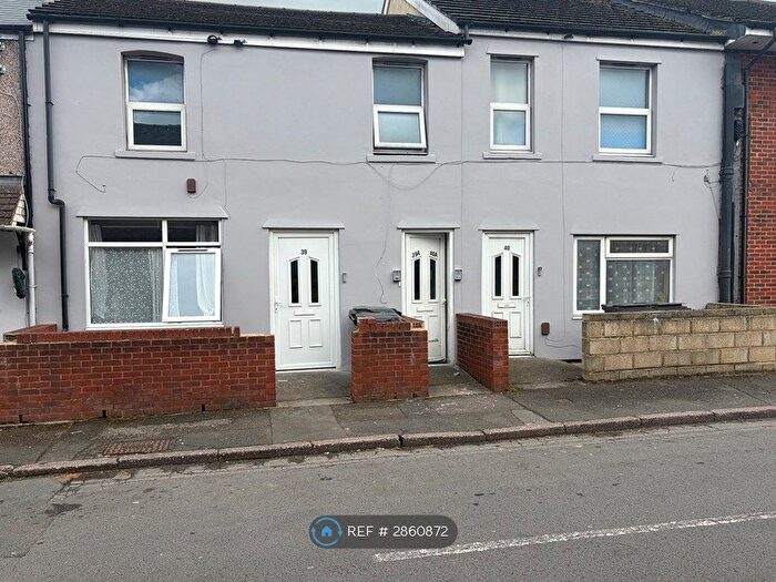 2 Bedroom Flat To Rent In Hawkins St, Swindon, SN2