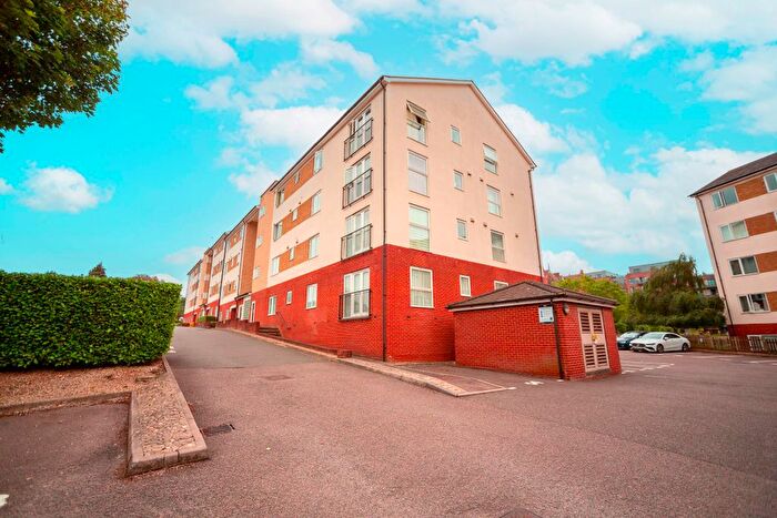 2 Bedroom Flat For Sale In Flat, Lee Heights, Bambridge Court, Maidstone, ME14