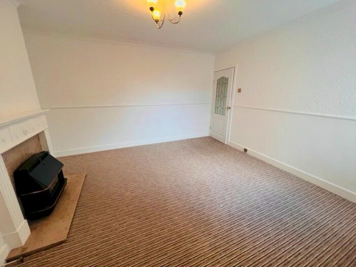 2 Bedroom Flat To Rent In Elmcroft Road, Forest Hall, Newcastle Upon Tyne, NE12