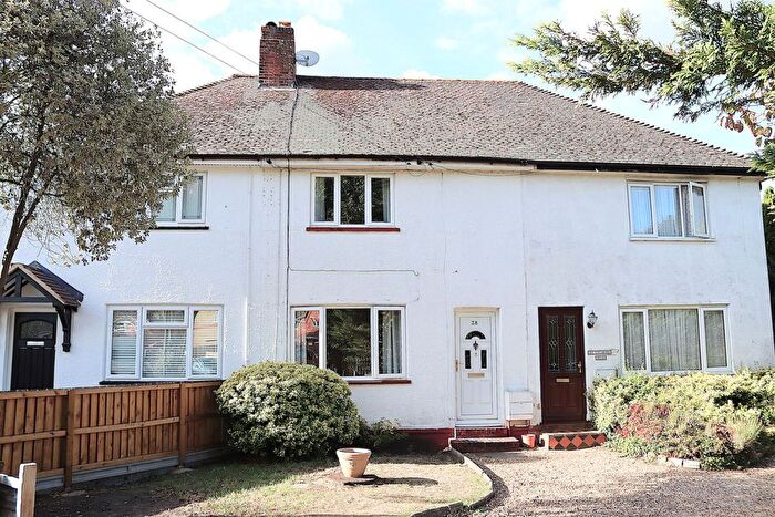 2 Bedroom Terraced House For Sale In Sycamore Road, Farnborough, GU14