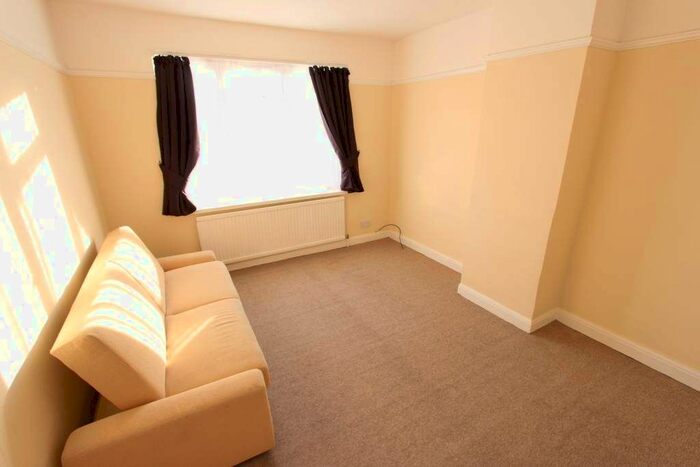 1 Bedroom Flat To Rent In Grayling Road, London, N16