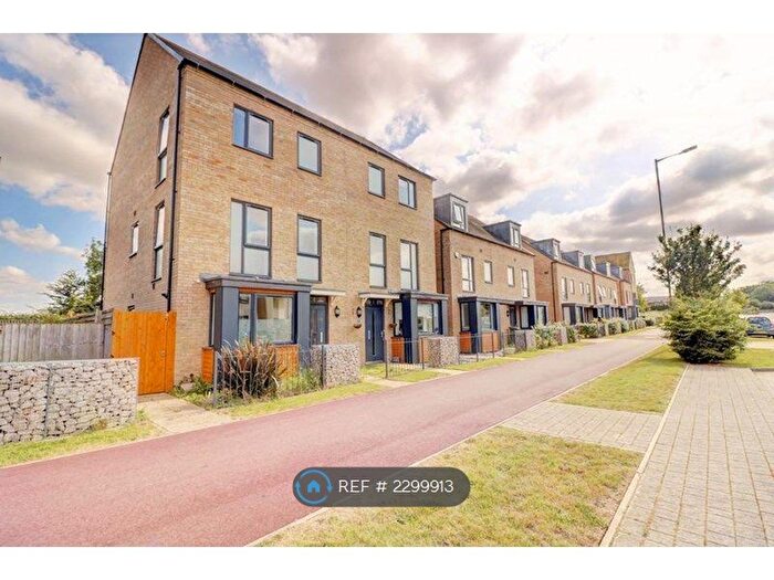 4 Bedroom Semi-Detached House To Rent In Hayton Way, Tattenhoe Park, Milton Keynes, MK4