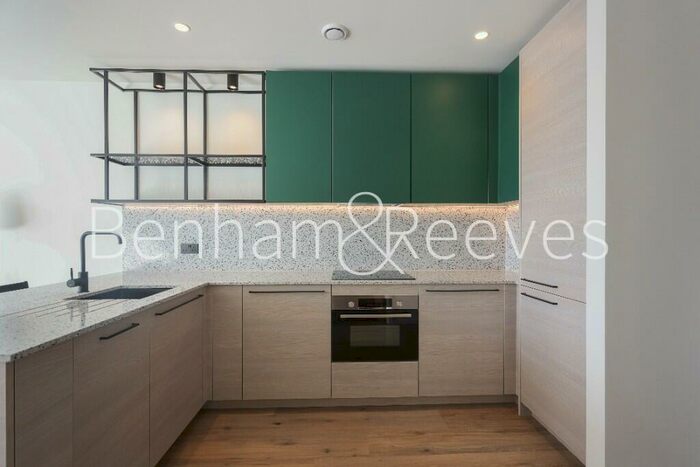 1 Bedroom Apartment To Rent In Hawser Lane, Canary Wharf, E14