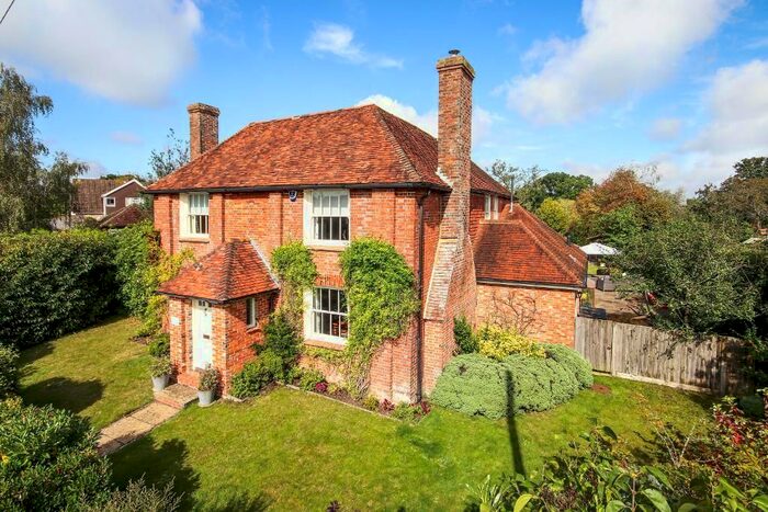 5 Bedroom Detached House For Sale In Sissinghurst Road, Biddenden, Kent, TN27
