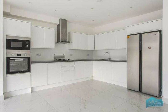 4 Bedroom Terraced House To Rent In Brent Way, Finchley, N3