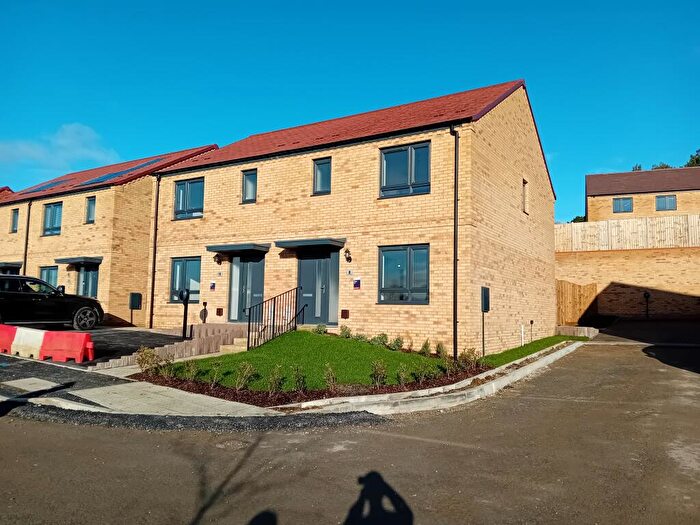 3 Bedroom Semi-Detached House To Rent In Chaucer Avenue, Milton Keynes, MK7