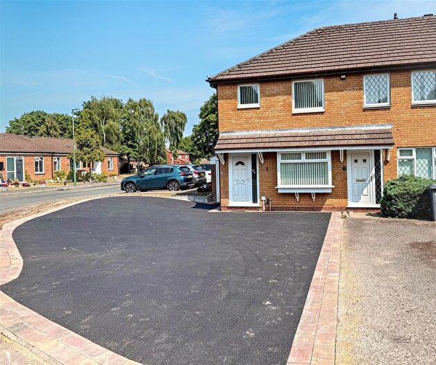 3 Bedroom End Terrace House To Rent In Rainsbrook Drive, Shirley, Solihull, B90