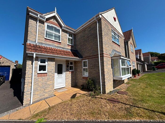 4 Bedroom Detached House To Rent In Grangefields, Street, BA16
