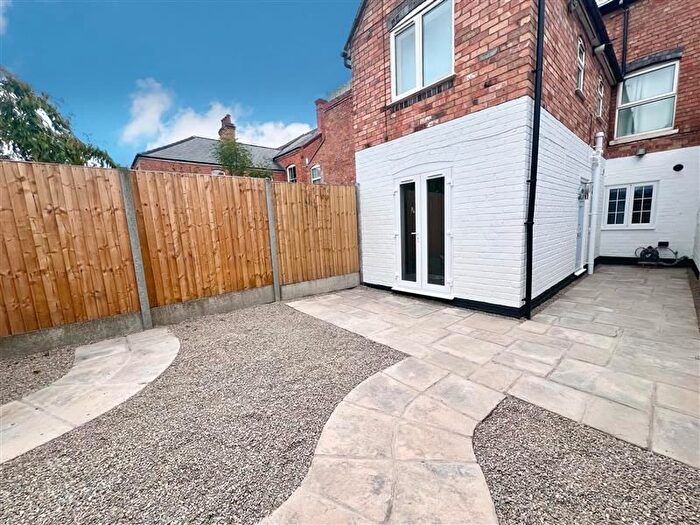 2 Bedroom Flat To Rent In Ombersley Road, Worcester, WR3