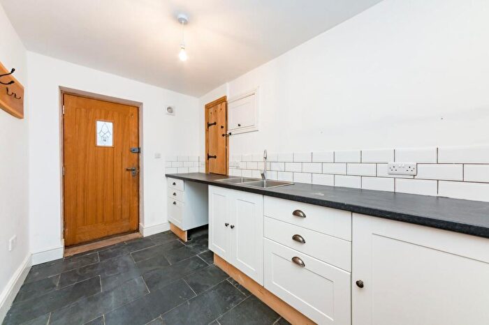 4 Bedroom Property For Sale In Stoneham, Lower Stoneham, BN8