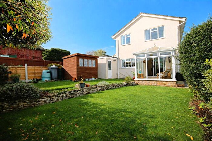 4 Bedroom Detached House For Sale In St. Johns Close, Aberford, Leeds, LS25