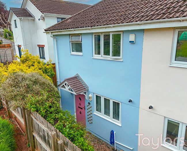 3 Bedroom Semi-Detached House For Sale In York Road, Paignton, TQ4