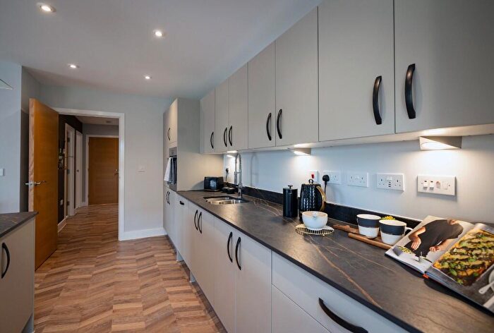 2 Bedroom Apartment For Sale In Mulberry Park, Mulberry Way, BA2