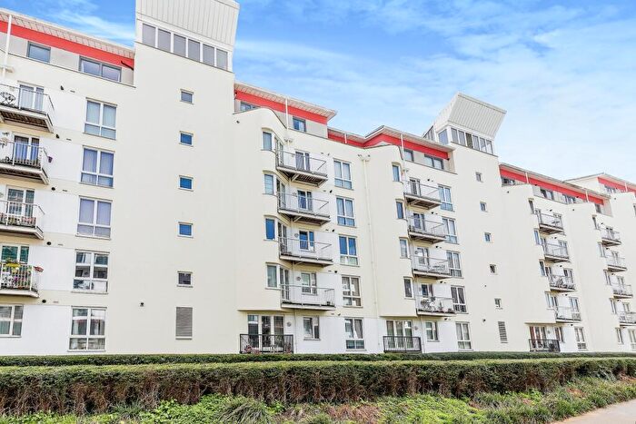 2 Bedroom Apartment To Rent In The Crescent, Hannover Quay, BS1