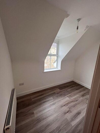 2 Bedroom Flat To Rent In Available Now : Modern -Bedroom Apartment In Southbourne - £, Pcm, BH6