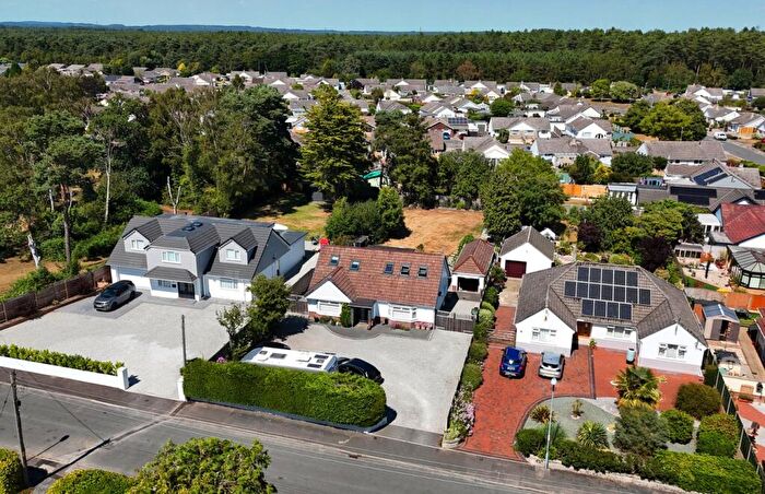 4 Bedroom Detached House For Sale In Southern Avenue, West Moors, Ferndown, BH22