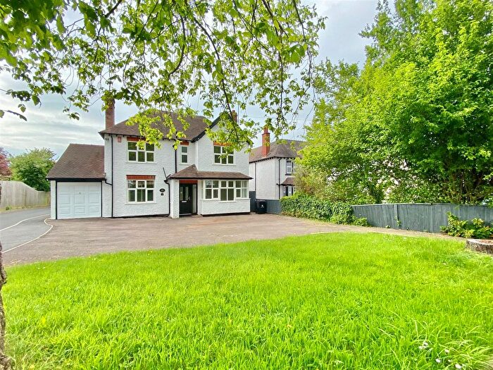 5 Bedroom Detached House For Sale In Stroud Road, Gloucester, GL4