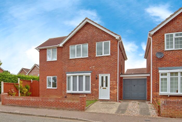 4 Bedroom Detached House For Sale In James Carter Road, Colchester, CO3