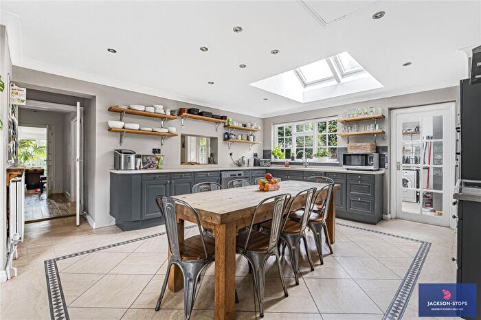 6 Bedroom House For Sale In Mulberry Close, Off The Avenue, Dallington, Northampton, NN5