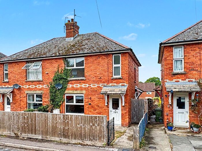 3 Bedroom Semi-Detached House For Sale In Orchard Way, Wantage, OX12