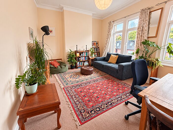 1 Bedroom Flat To Rent In Vale Road, London, N4