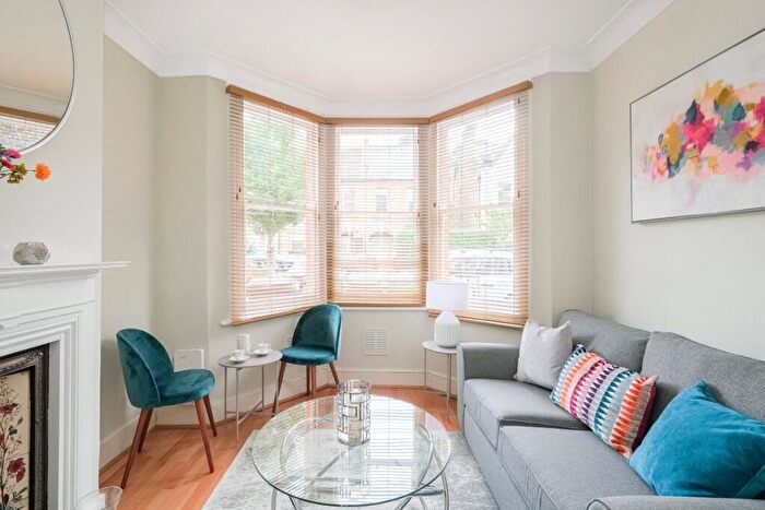 1 Bedroom Flat To Rent In Carr Road, Walthamstow, E17