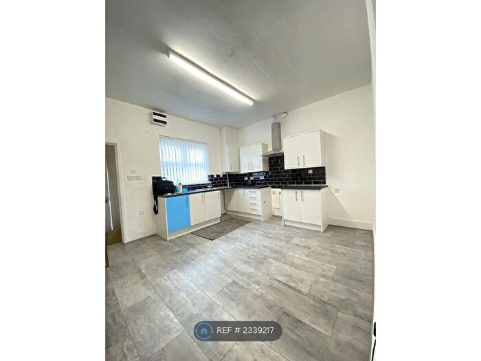 4 Bedroom End Of Terrace House To Rent In Faraday Street, Liverpool, L5