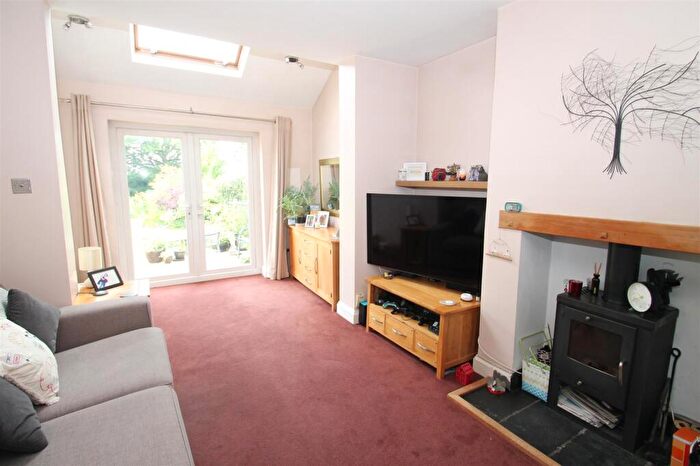 3 Bedroom Semi-Detached House For Sale In Greenhill Road, Halesowen, B62