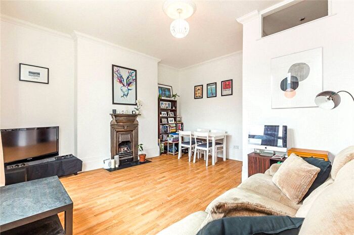1 Bedroom Flat For Sale In Horn Lane, London, W3