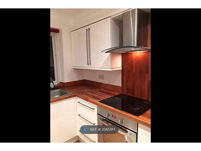 2 Bedroom Maisonette To Rent In High Ash Drive, Leeds, LS17