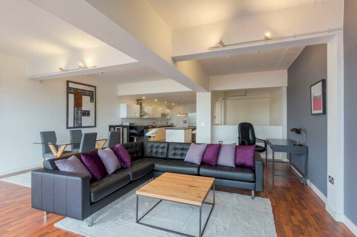 2 Bedroom Apartment To Rent In Amazon Lofts, Tenby Street, B1