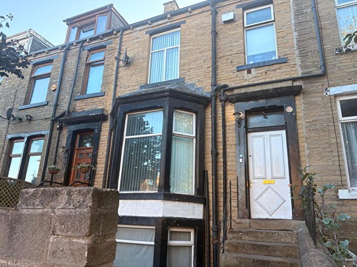 4 Bedroom Terraced House For Sale In Undercliffe Street, Bradford, West Yorkshire, BD3
