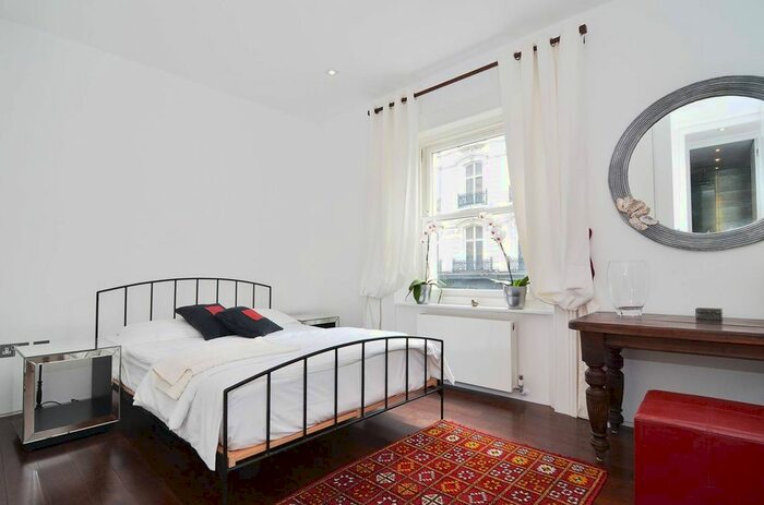 2 Bedroom Flat To Rent In Craven Road, Paddington, London, W2