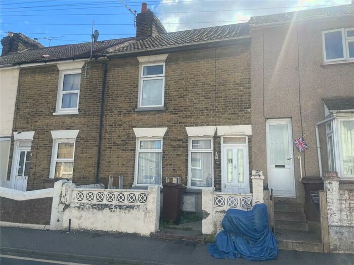 3 Bedroom Terraced House To Rent In Victoria Street, Gillingham, Kent, ME7