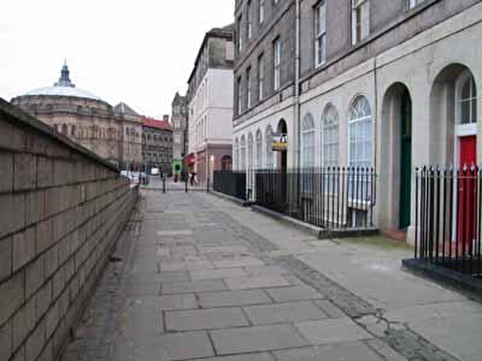 2 Bedroom Flat To Rent In Lothian Street, Central, Edinburgh, EH1