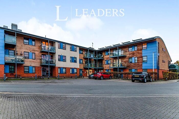 2 Bedroom Flat To Rent In Pretoria Road, Chertsey, KT16