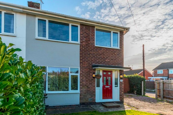 3 Bedroom Semi-Detached House To Rent In Lancaster Way, Yaxley, PE7