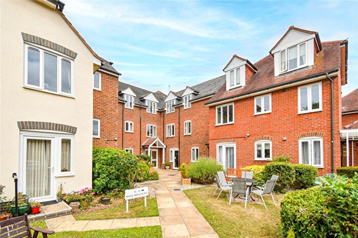 2 Bedroom Apartment For Sale In West Mills, Newbury, Berkshire, RG14