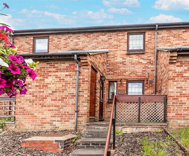 2 Bedroom Terraced House For Sale In Broadway, Didcot, Oxfordshire, OX11