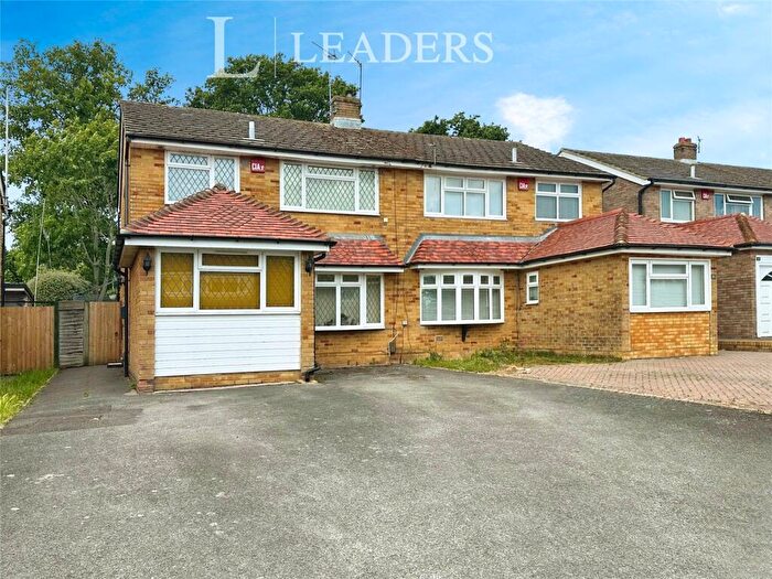 3 Bedroom Semi-Detached House For Sale In Kingscote Road, Cowplain, Waterlooville, PO8