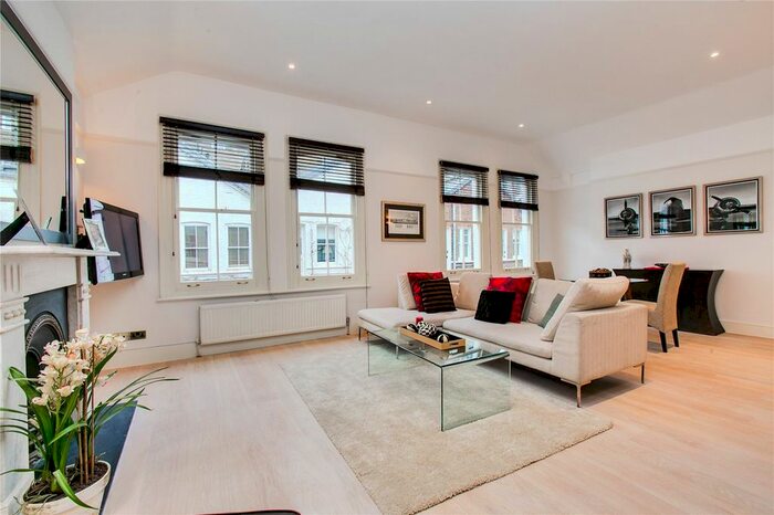 3 Bedroom Mews House To Rent In Astwood Mews, South Kensington, London, SW7