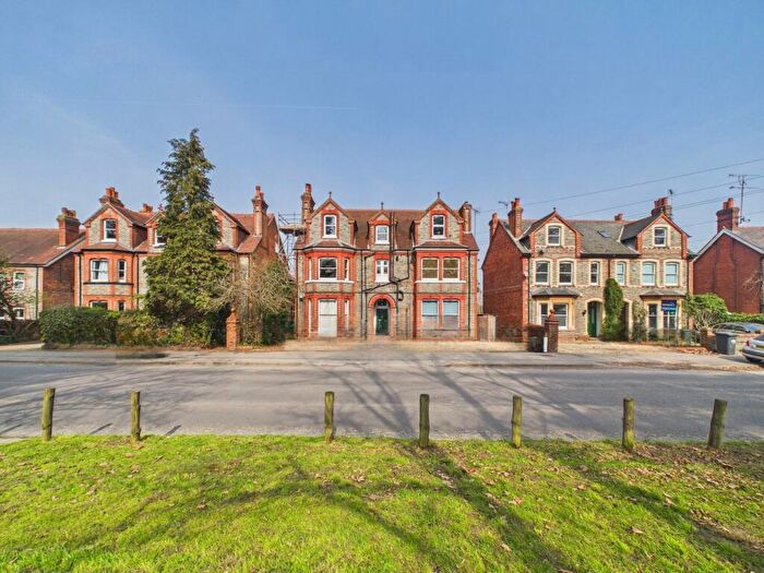 2 Bedroom Flat For Sale In Tilehurst Road, Reading, RG30