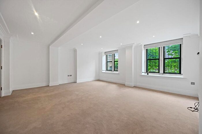 3 Bedroom Apartment For Sale In Havanna Drive, London, NW11