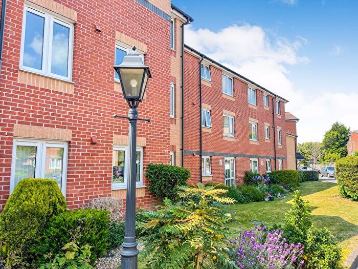 1 Bedroom Flat For Sale In Flat Mayflower Court, Oakley Road, Southampton, SO16