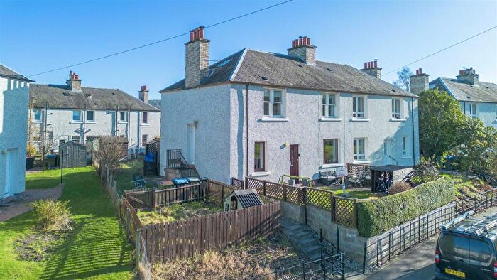 2 Bedroom Flat For Sale In Darnhall Crescent, Perth, PH2