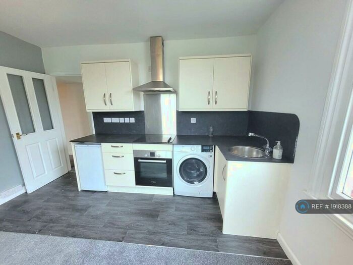 1 Bedroom Flat To Rent In High Street, Crowle, Scunthorpe, DN17