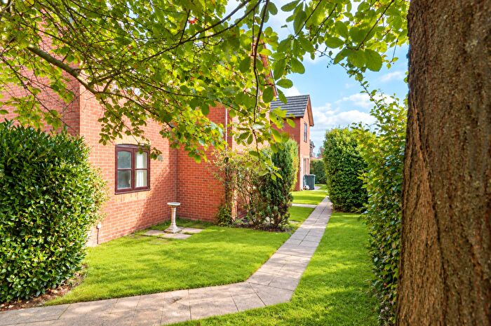 2 Bedroom Flat For Sale In Kenelm Court, Leominster, Herefordshire, HR6